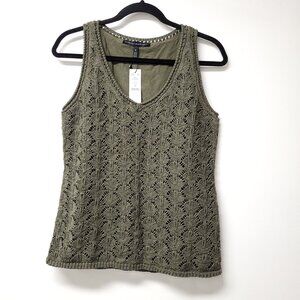 NWT White House Black Market V Neck Sleeveless Top Size M lined